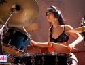 |HND-707| This Beautiful Drummer With A Slender Body And Beautiful Legs Is Not Telling The Other Members Of Her Band That She